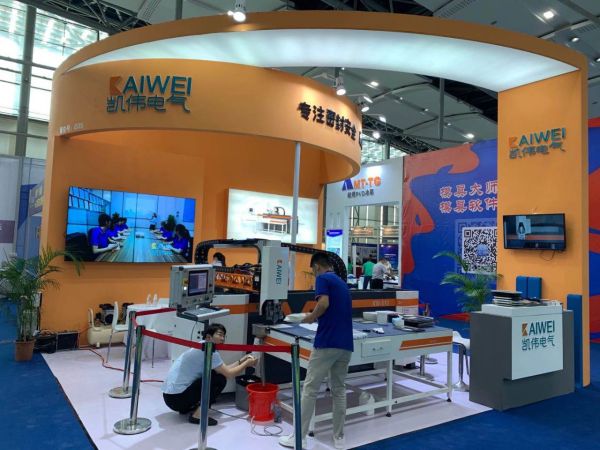 凱偉全自動智能雙組份發(fā)泡設備KW-510系列