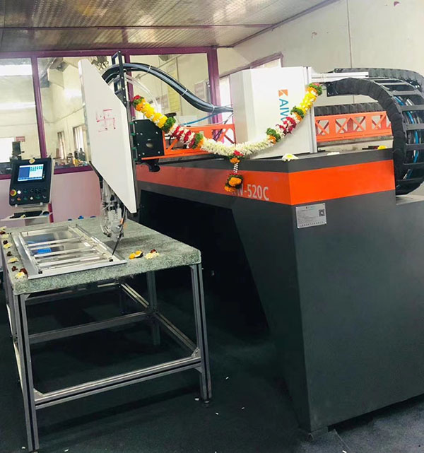 KW- 720雙組份硅膠全自動(dòng)點(diǎn)膠機(jī)