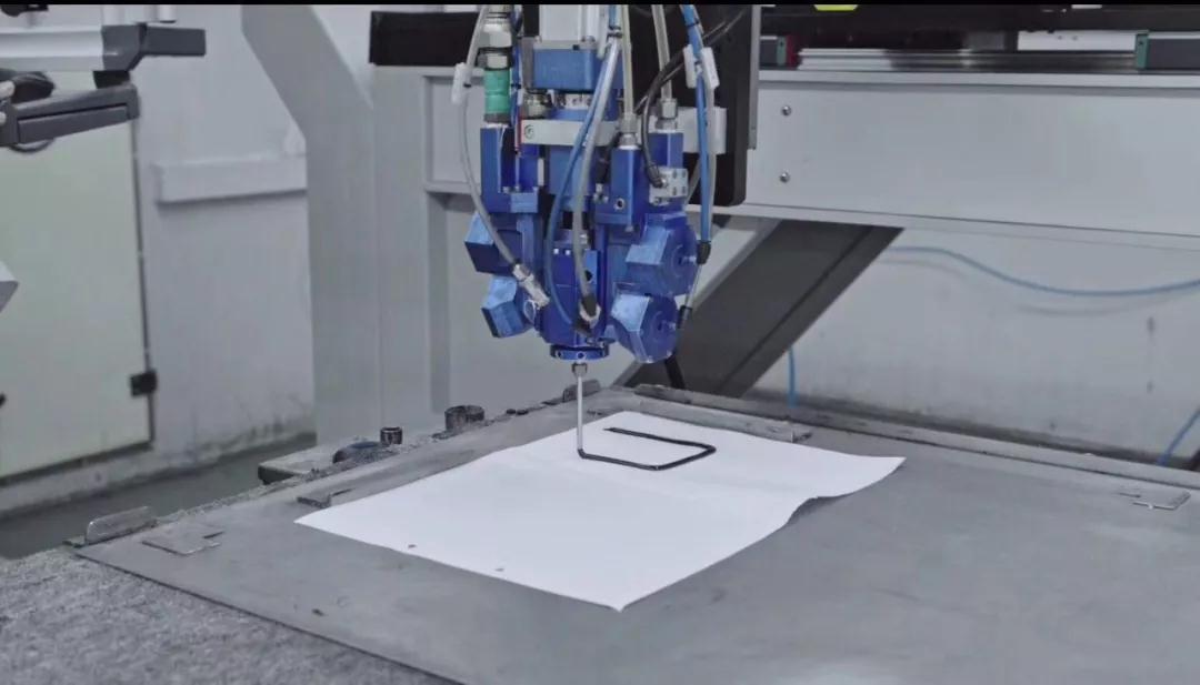 全自動(dòng)點(diǎn)膠機(jī)廠家